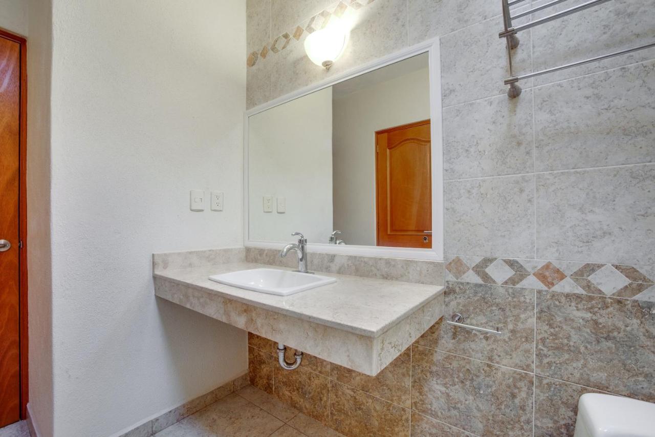 Hotel Patzcuaro Bagian luar foto
