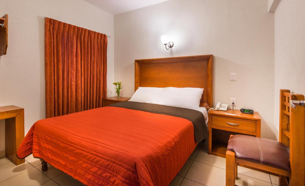 Hotel Patzcuaro Bagian luar foto