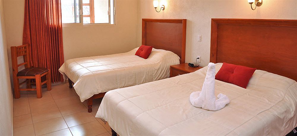 Hotel Patzcuaro Bagian luar foto